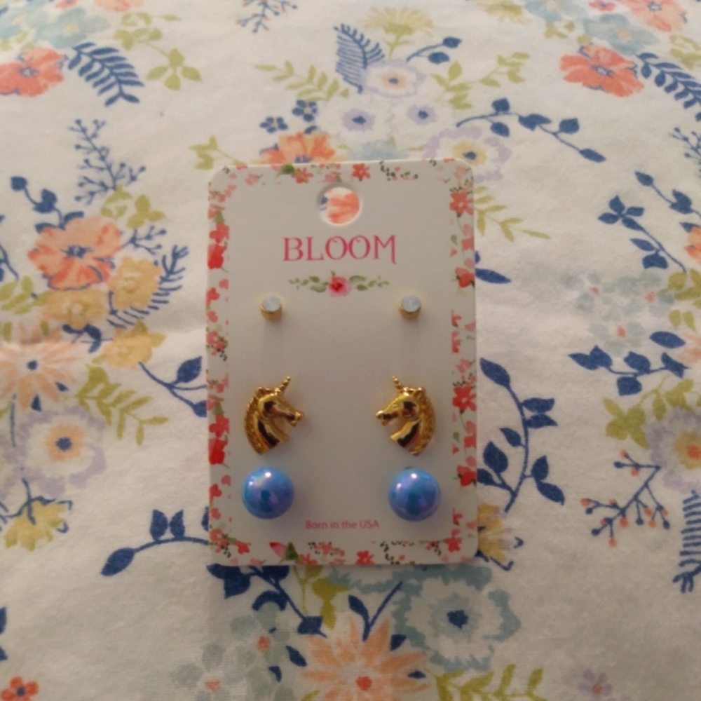 Bloom Collection 3 Pices Earrings Set